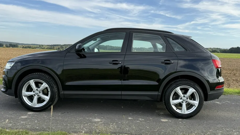 AUDI Q3 -