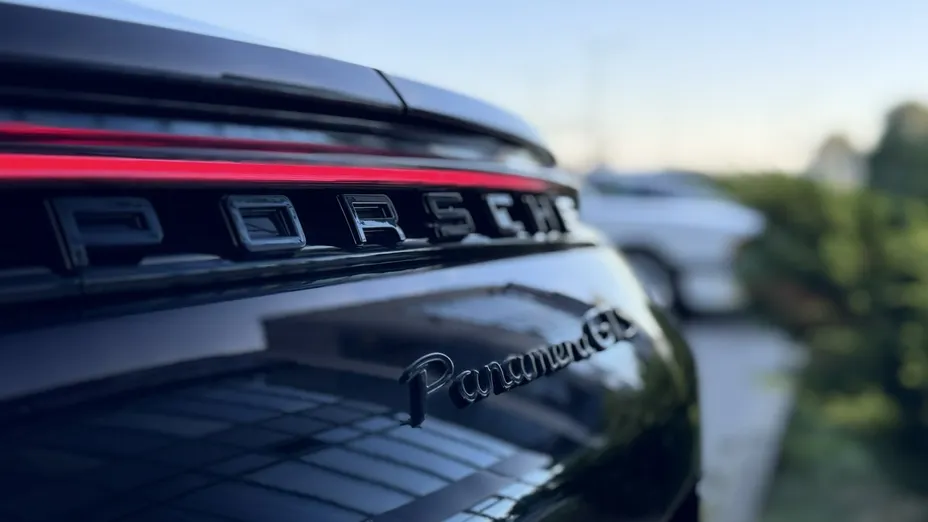 PORSCHE Panamera -