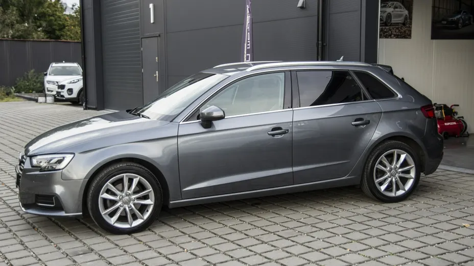 AUDI A3 Sportback -
