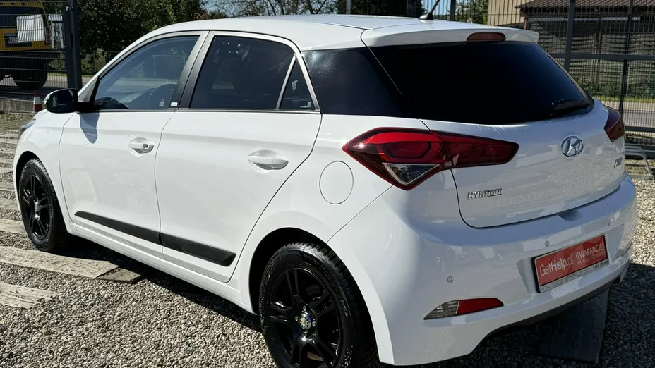 HYUNDAI i20 -