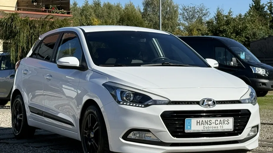HYUNDAI i20 -