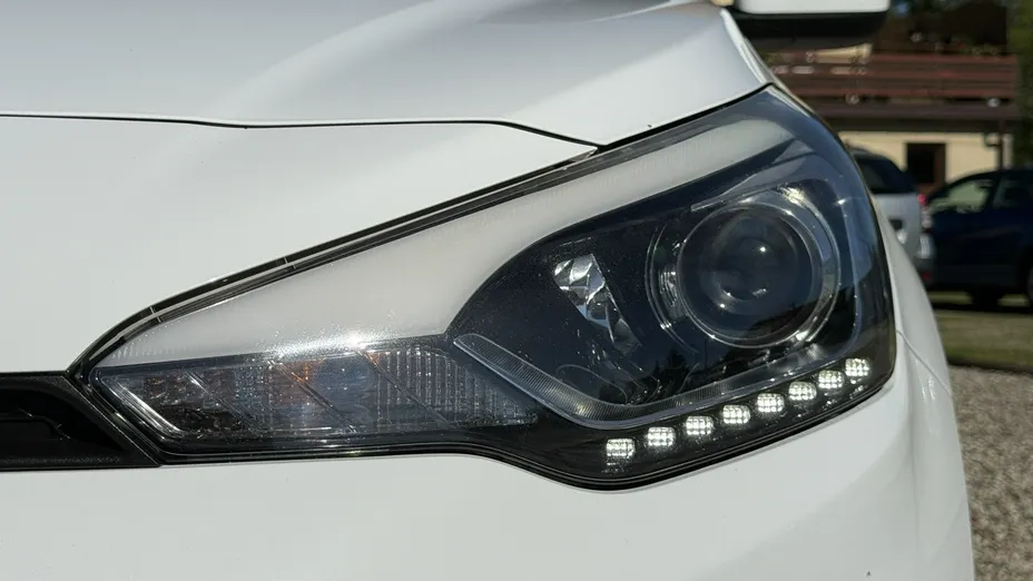 HYUNDAI i20 -