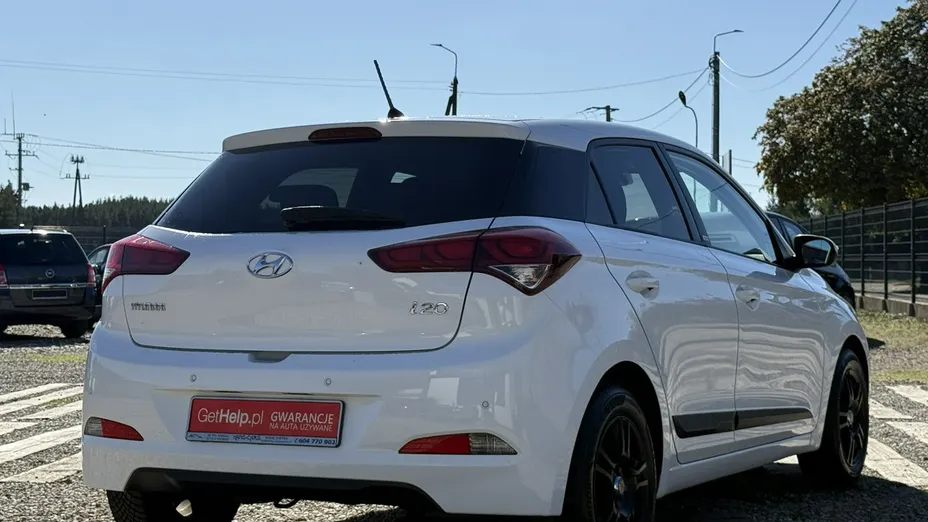 HYUNDAI i20 -