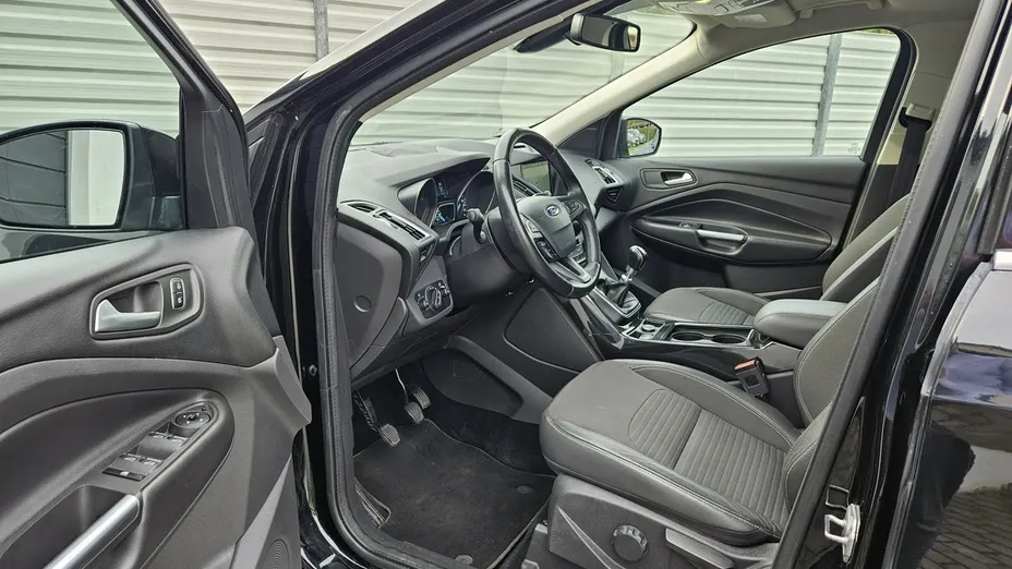 FORD Kuga -
