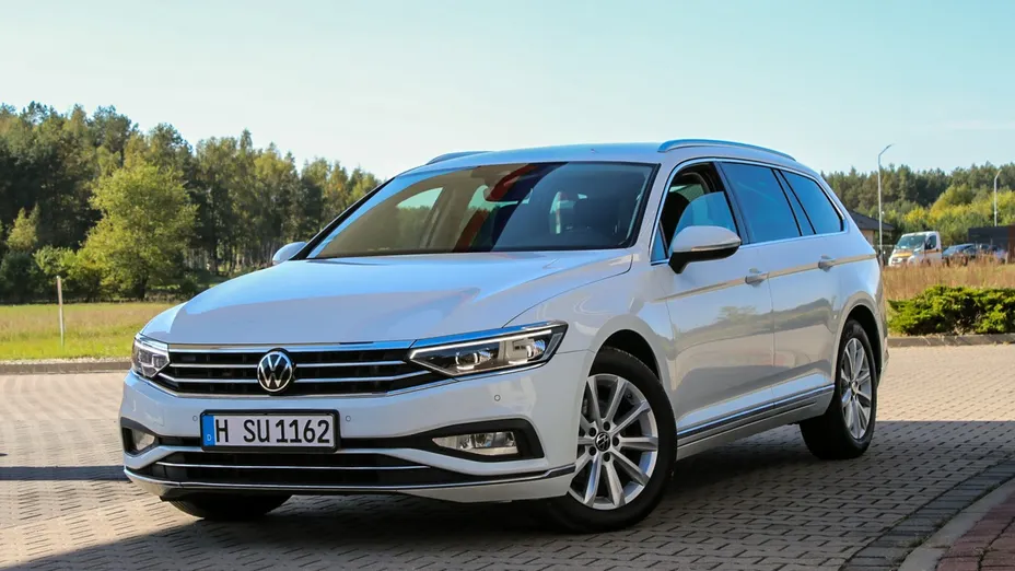 VOLKSWAGEN Passat -