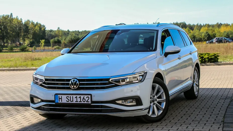 VOLKSWAGEN Passat -