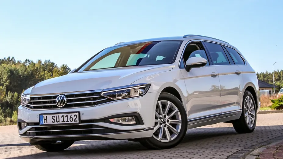 VOLKSWAGEN Passat -