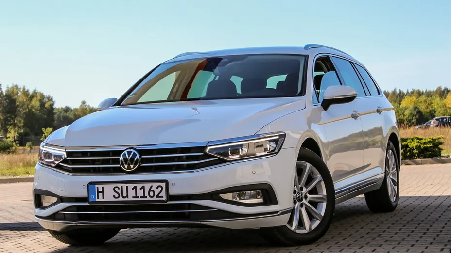 VOLKSWAGEN Passat -