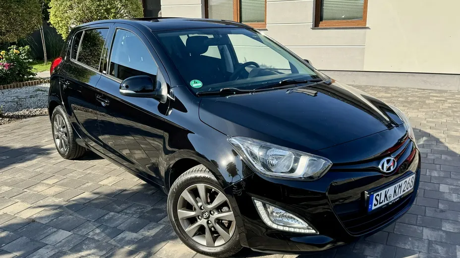 HYUNDAI i20 -