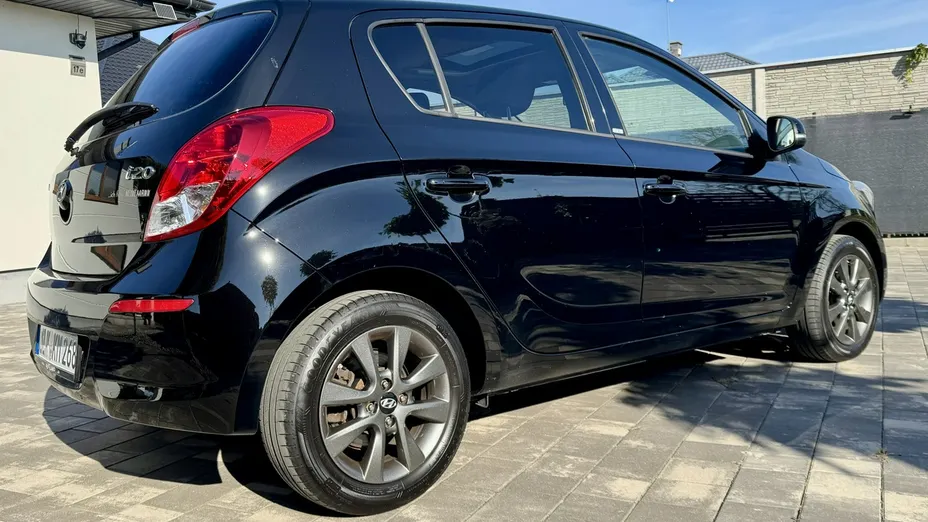 HYUNDAI i20 -
