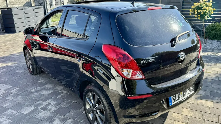 HYUNDAI i20 -