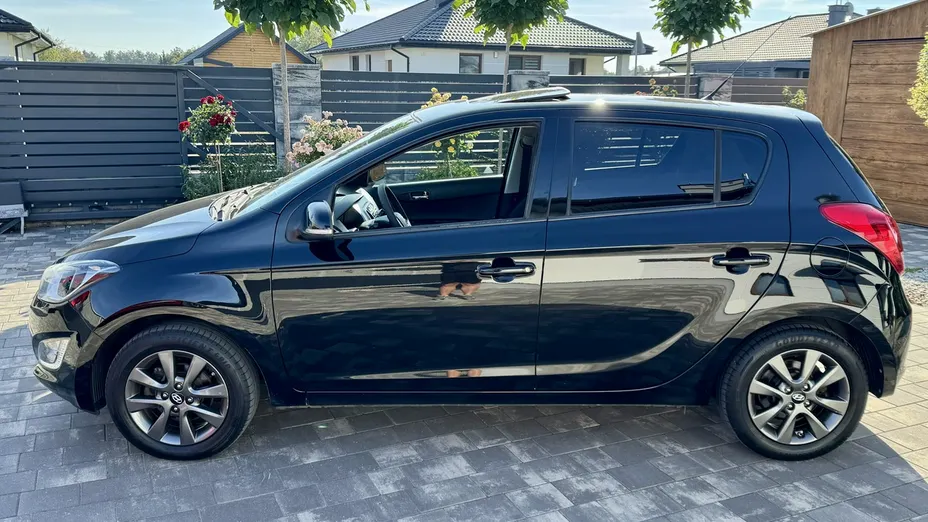 HYUNDAI i20 -