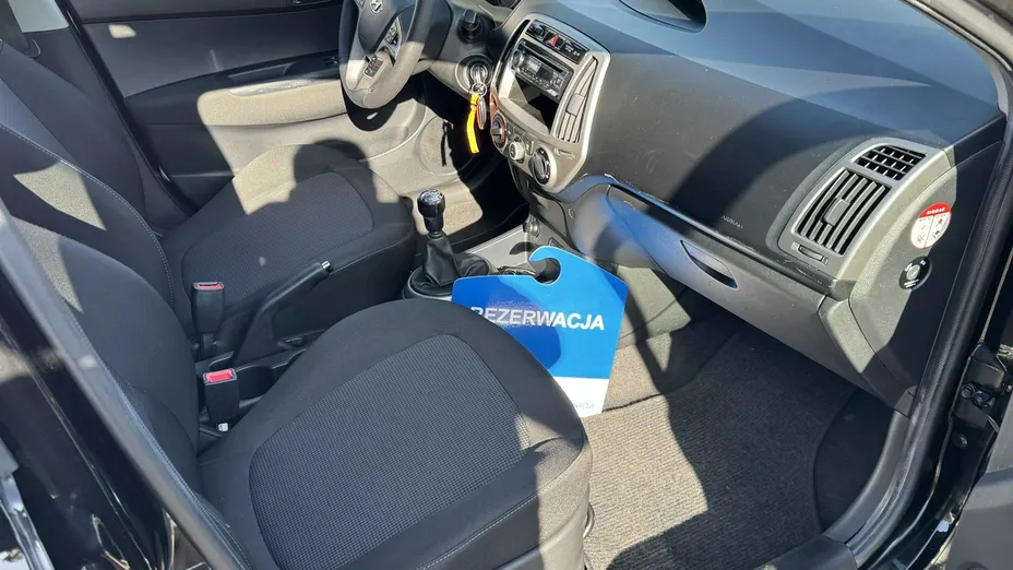 HYUNDAI i20 -