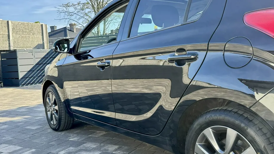 HYUNDAI i20 -