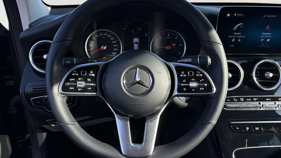 MERCEDES-BENZ GLC -