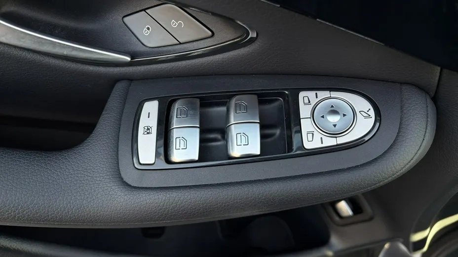 MERCEDES-BENZ GLC -