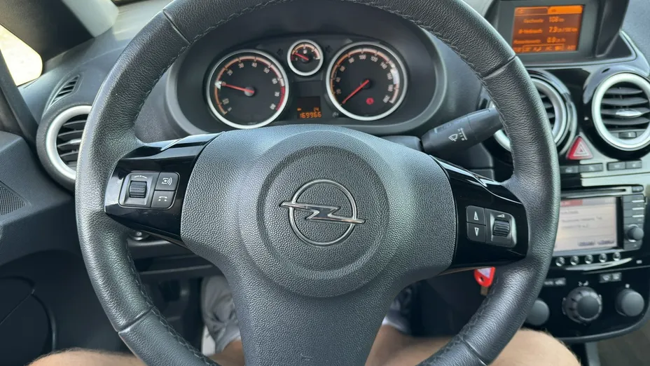 OPEL Corsa -