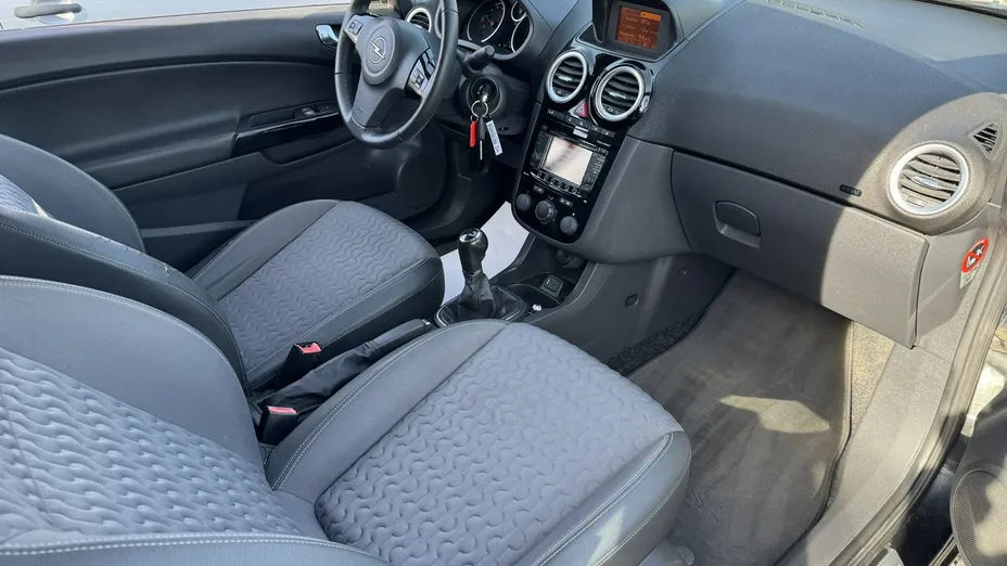 OPEL Corsa -