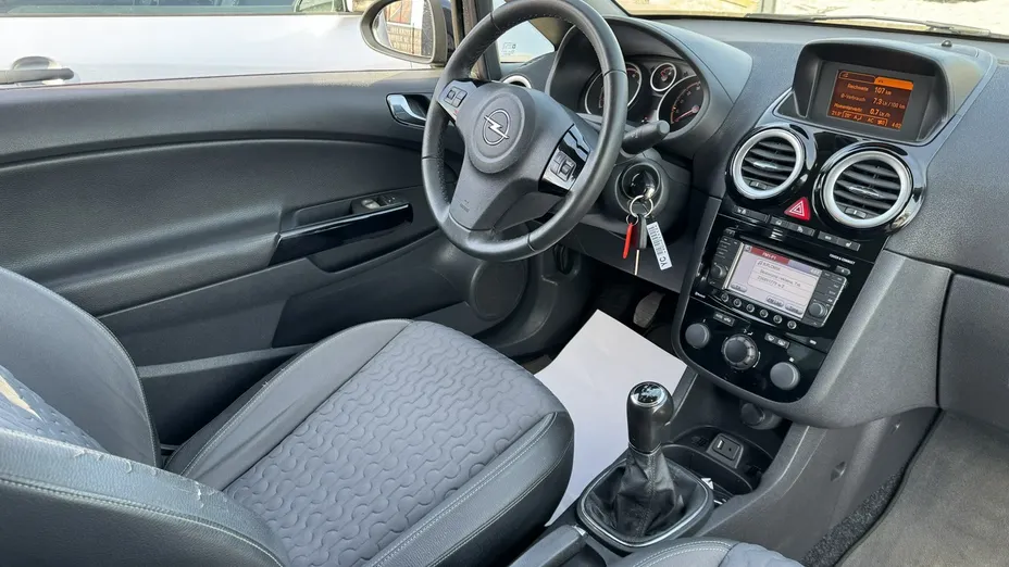 OPEL Corsa -