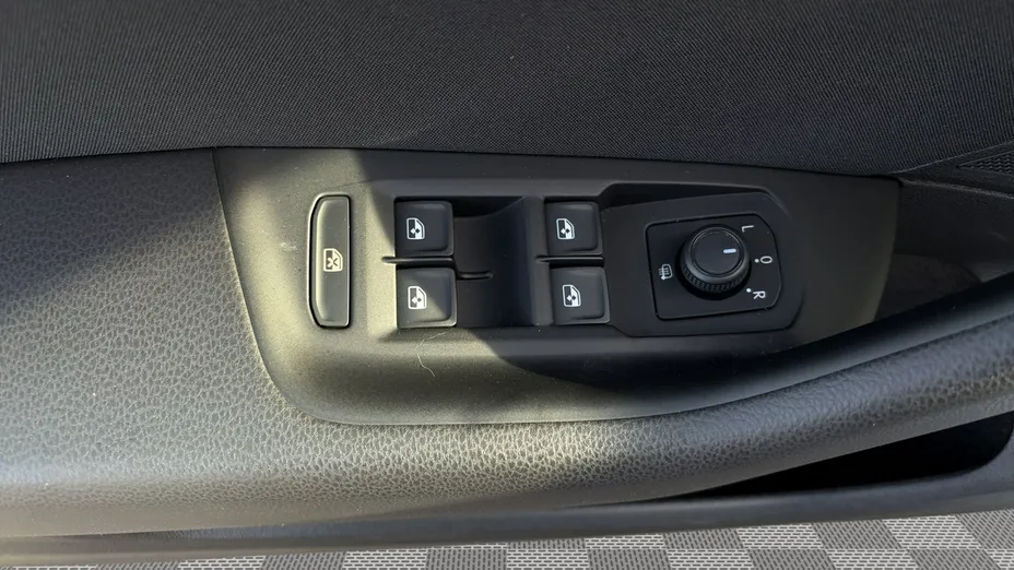 VOLKSWAGEN Passat -
