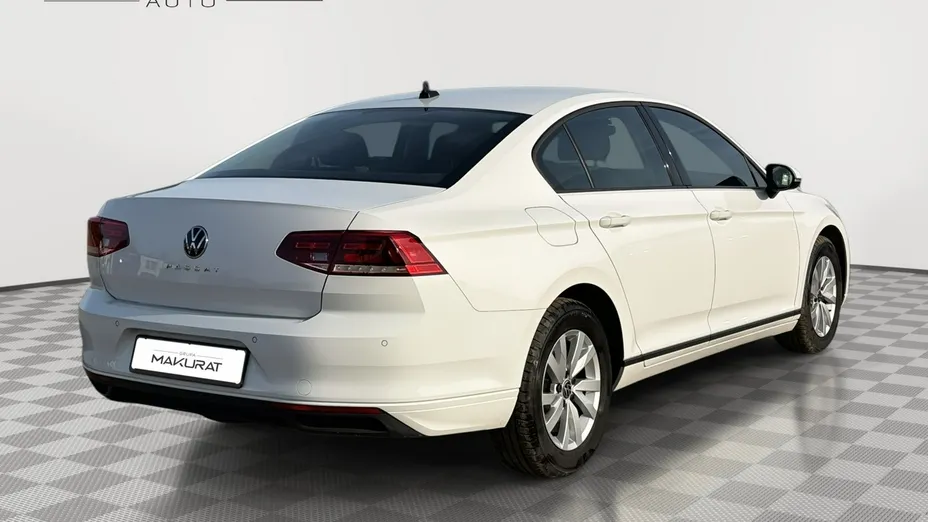 VOLKSWAGEN Passat -
