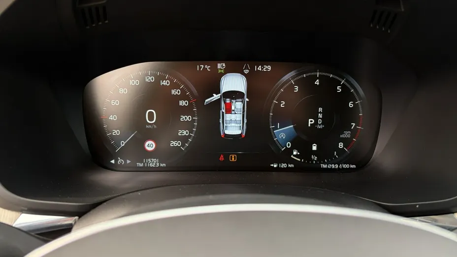 VOLVO XC60 -