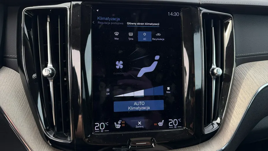 VOLVO XC60 -