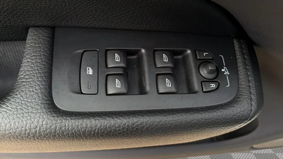 VOLVO XC60 -