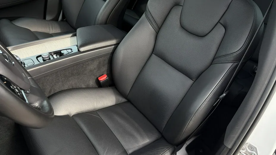 VOLVO XC60 -