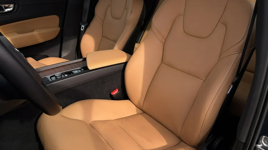 VOLVO XC60 -