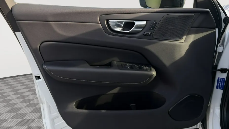 VOLVO XC60 -