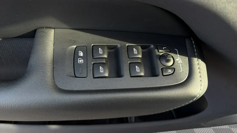 VOLVO XC60 -