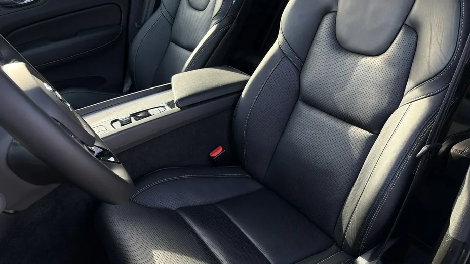VOLVO XC60 -