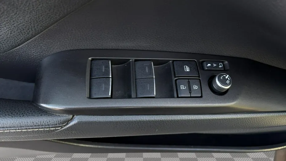 TOYOTA Camry -