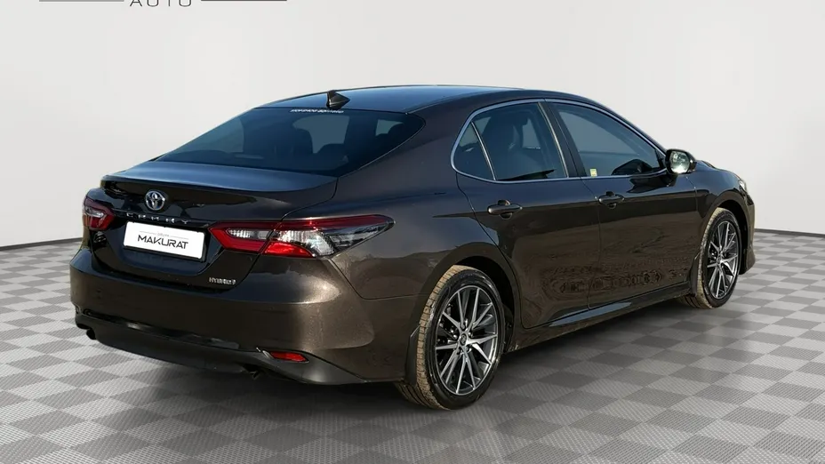 TOYOTA Camry -