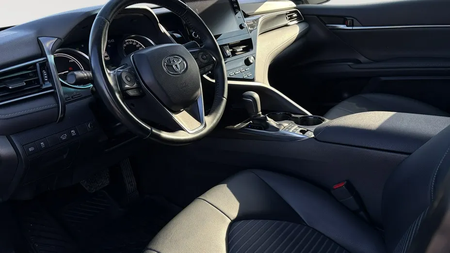 TOYOTA Camry -