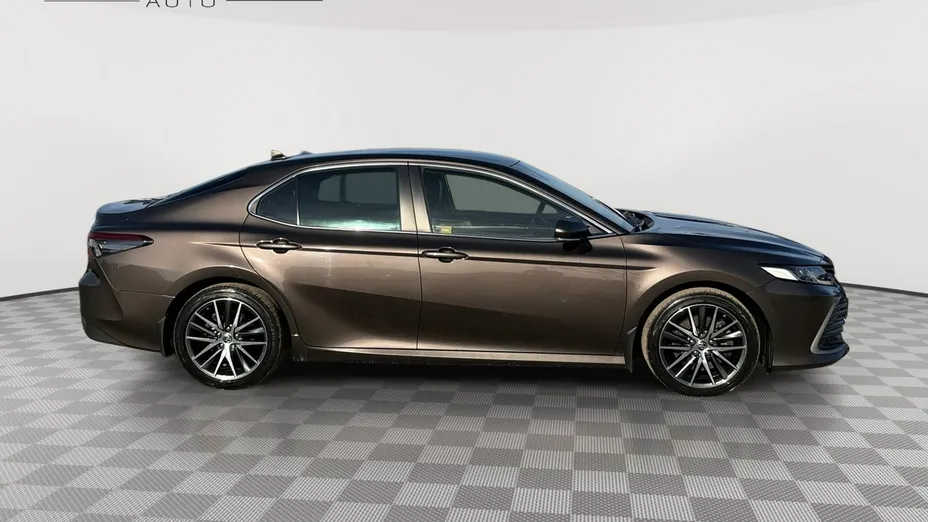 TOYOTA Camry -