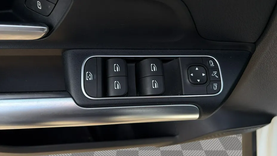 MERCEDES-BENZ GLA -