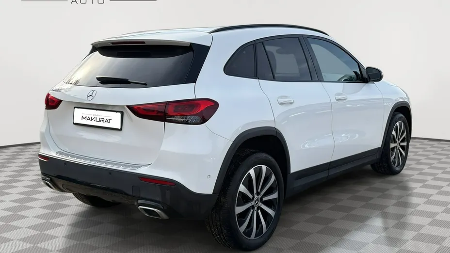 MERCEDES-BENZ GLA -