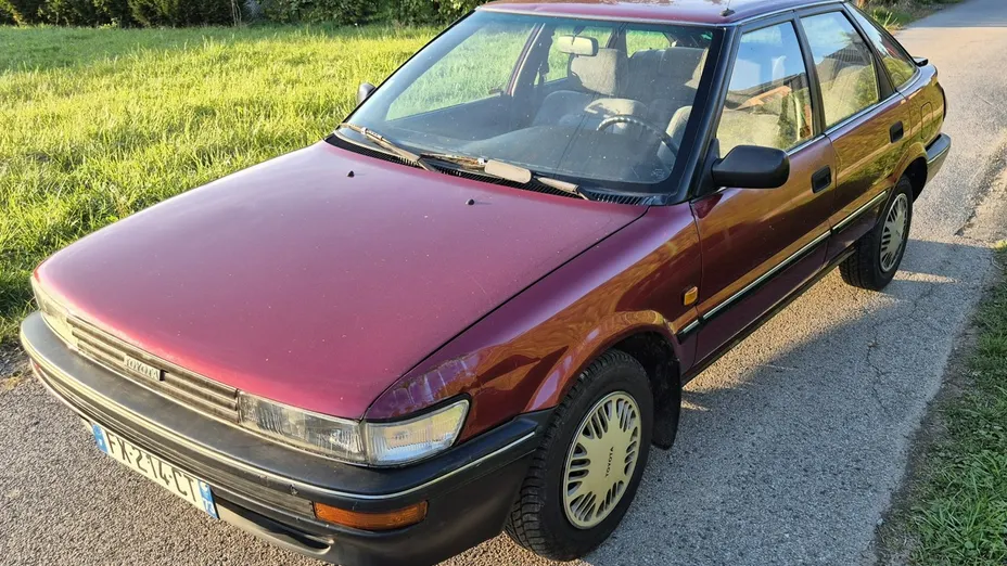 TOYOTA Corolla -