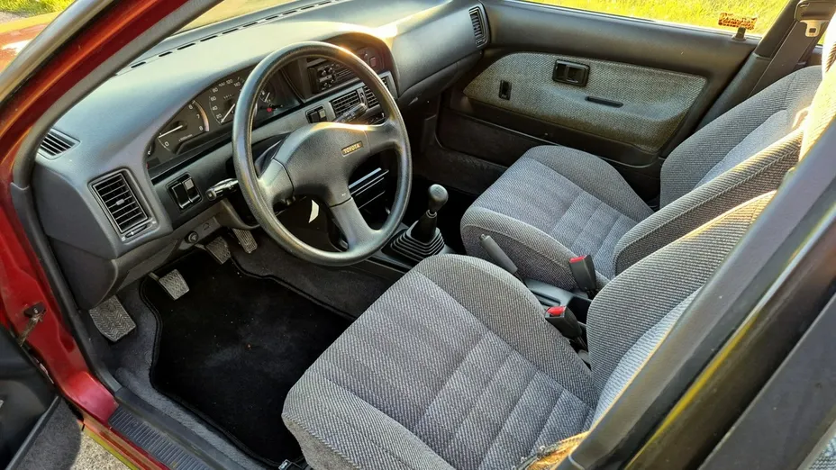 TOYOTA Corolla -