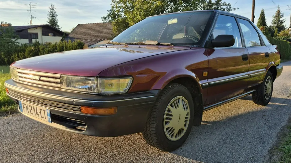 TOYOTA Corolla -