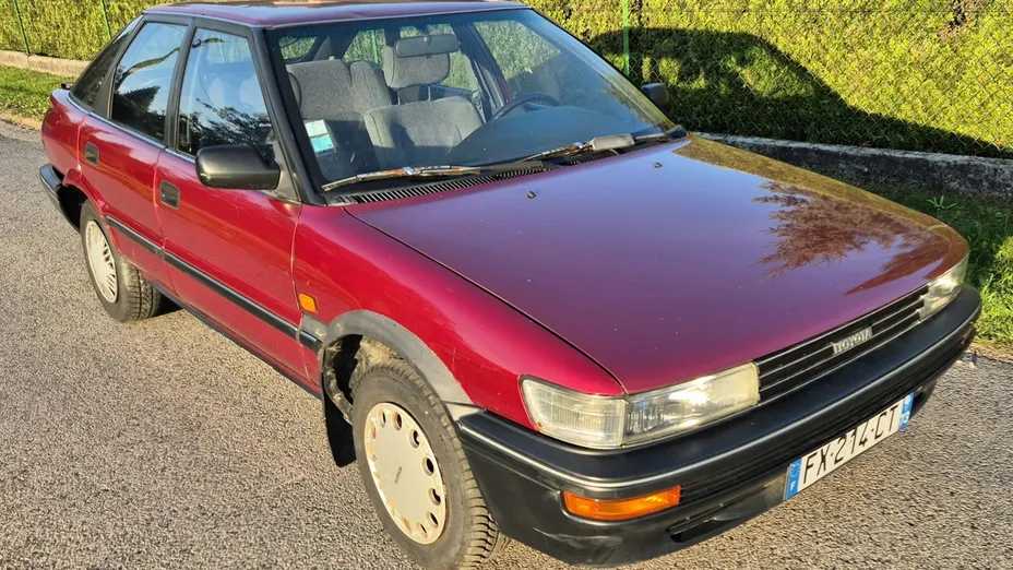 TOYOTA Corolla -