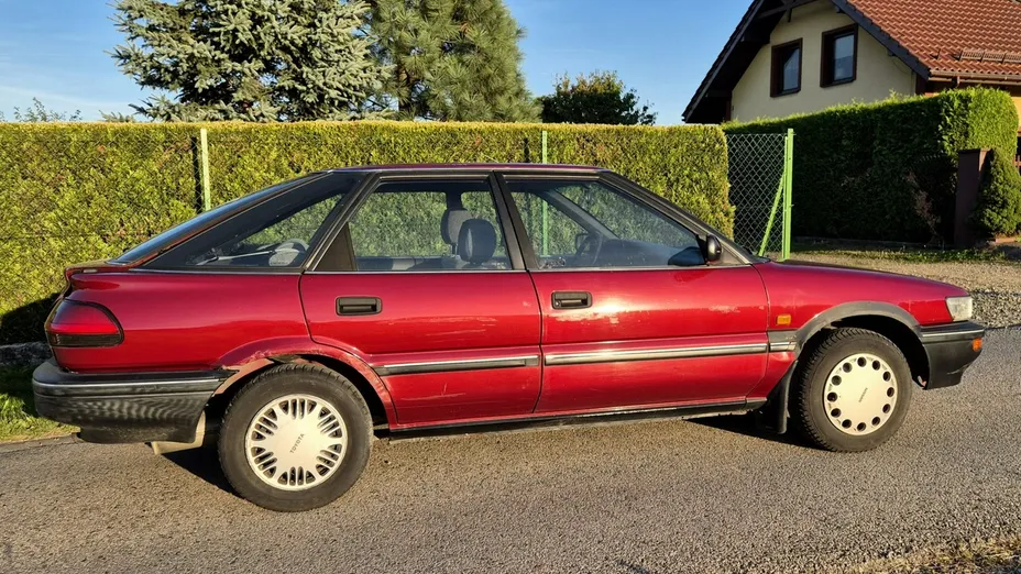 TOYOTA Corolla -
