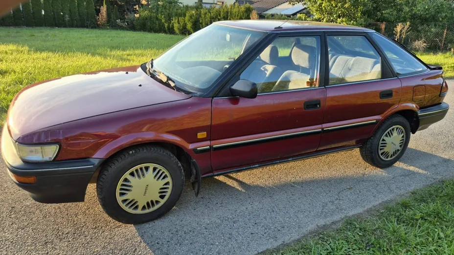 TOYOTA Corolla -