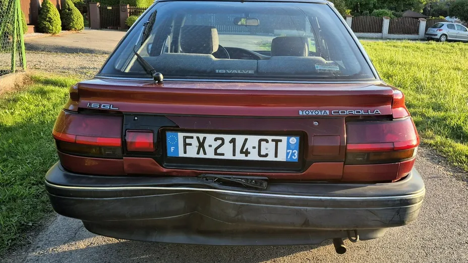TOYOTA Corolla -