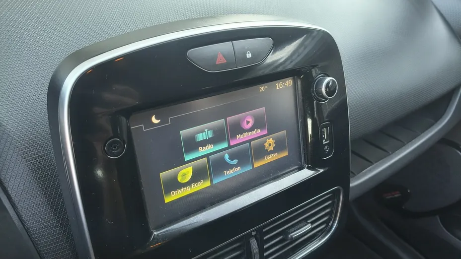 RENAULT Clio -