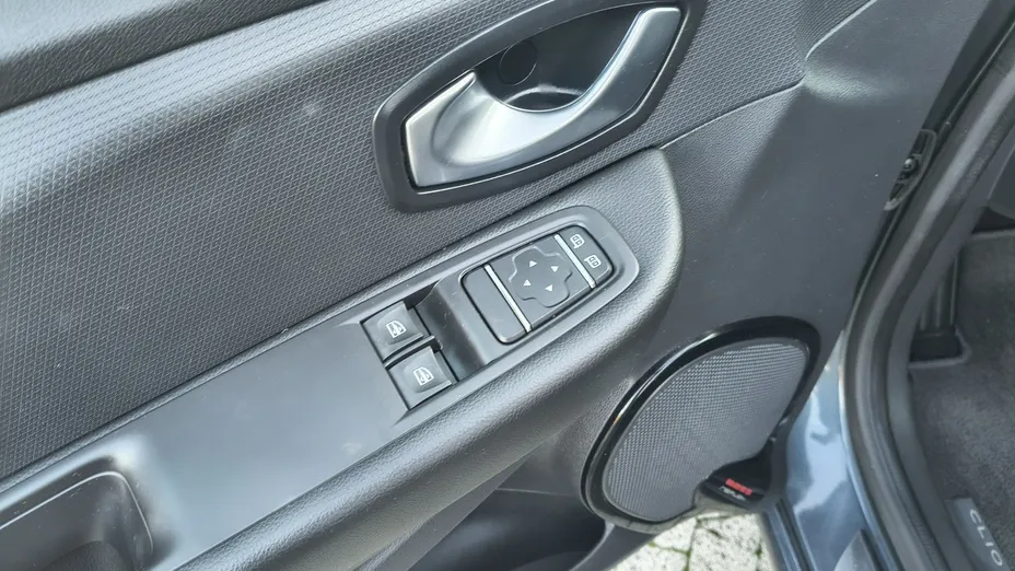 RENAULT Clio -
