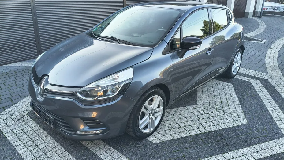 RENAULT Clio -