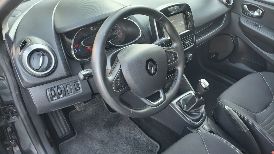 RENAULT Clio -